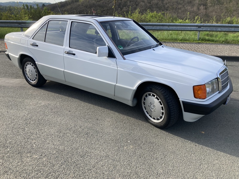 Mercedes-Benz 190 E 2.0