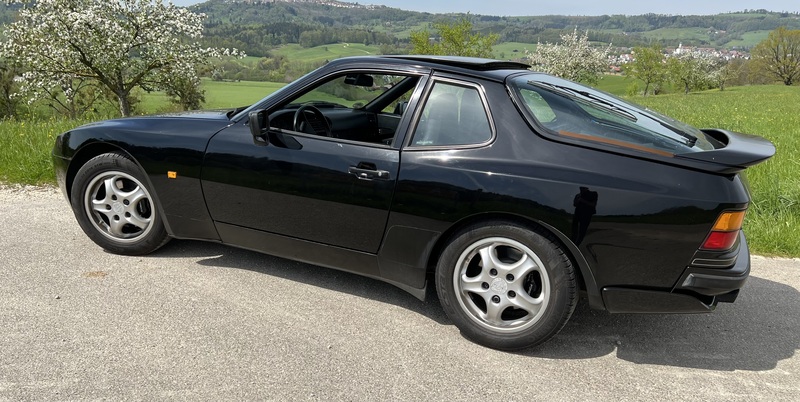 Porsche 944 S2