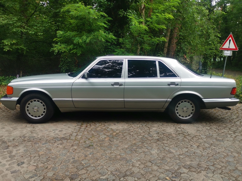 Mercedes-Benz 420 SEL