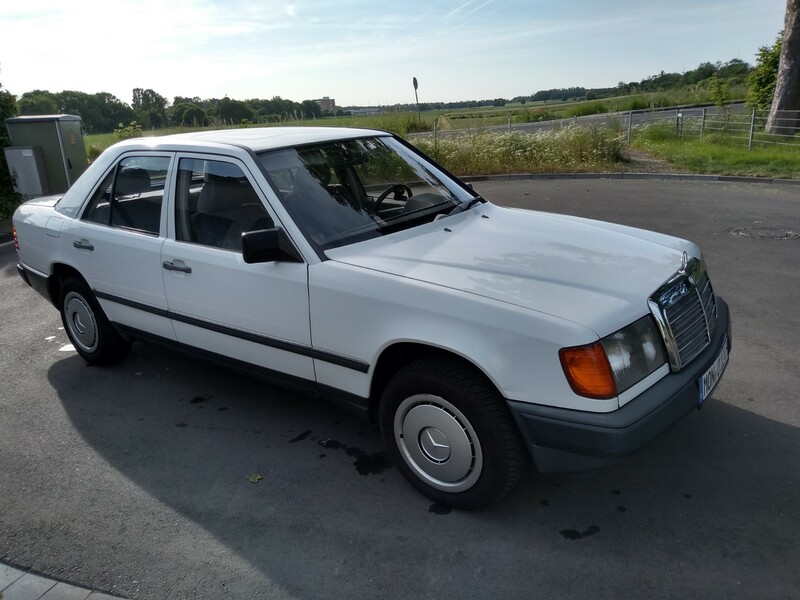 Mercedes-Benz 250 D