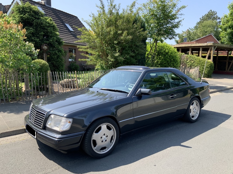 Mercedes-Benz 220 CE