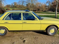 Mercedes-Benz 230 W123