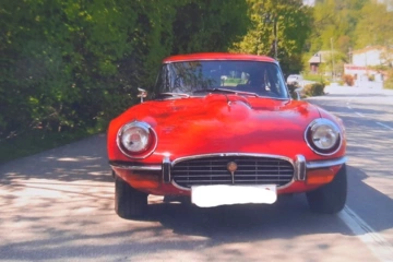 
                            Jaguar E-Type
                        
