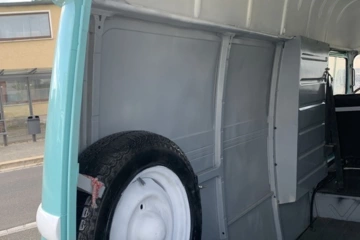 
                            Renault Estafette 
                        