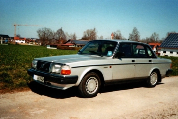 
                            Volvo 240
                        