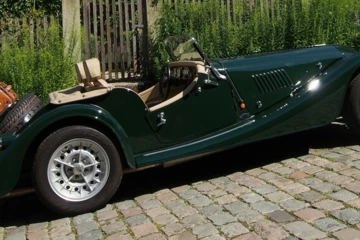 
                            Morgan Plus 8
                        