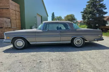 
                            Mercedes-Benz 280
                        