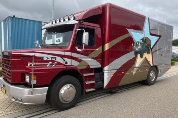 
                            Scania 93M
                        