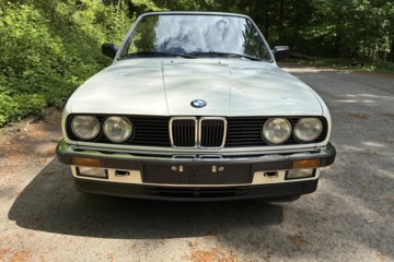 
                            BMW 325 i
                        