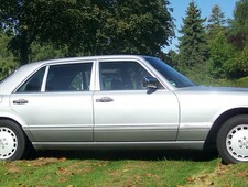 Mercedes-Benz 560 SEL