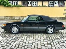 Saab 900 Turbo S, Cabrio, mit rotem Steuergerät