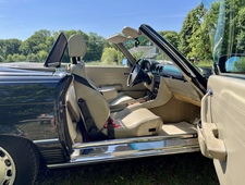 Mercedes-Benz 560 SL