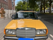 Mercedes-Benz 230 E