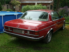 Mercedes-Benz 230 C