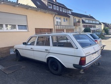 Mercedes-Benz 240 D