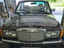 Mercedes-Benz 200 D