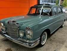 Mercedes-Benz 220 S