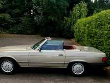 Mercedes-Benz 560 SL