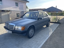 Mercedes-Benz 190 E 2.3