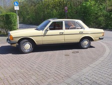 Mercedes-Benz 200 W123 Automatik