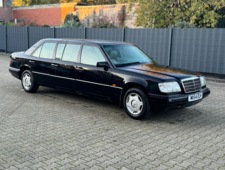 Mercedes-Benz E220 Pullman 