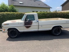 Ford (US) Ford F250 V8