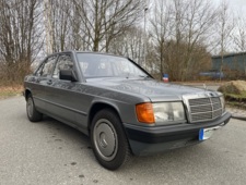 Mercedes-Benz 190 E 2.3
