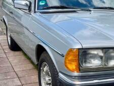 Mercedes-Benz 230 CE