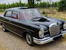 Mercedes-Benz 220 SEb W111