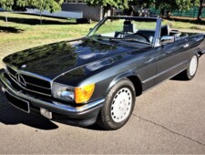 Mercedes-Benz 560 SL R107 (1989)