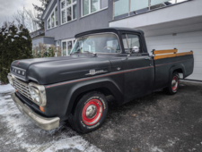 Ford (US) F100 Custom Cab (1/2 ton Truck) V8