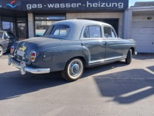 Mercedes-Benz 220 S