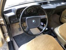 BMW 323 i