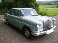 Mercedes-Benz 200 D
