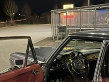 Mercedes-Benz 220