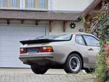 Porsche 944