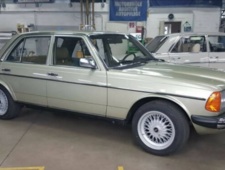 Mercedes-Benz 230 E