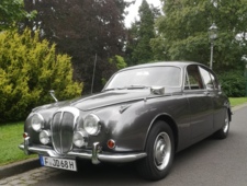 Daimler V8-250