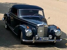 Mercedes-Benz 300 S