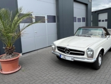 Mercedes-Benz 230 SL