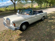 Mercedes-Benz 220 SE