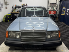 Mercedes-Benz 230 E