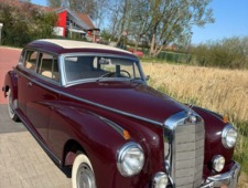 Mercedes-Benz 300